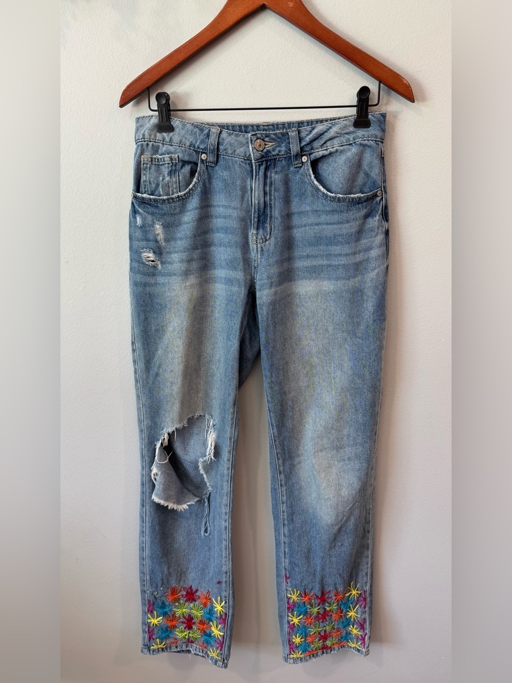 Rewash Light Blue High Rise Jeans with Colorful Floral Embroidery Sz 24